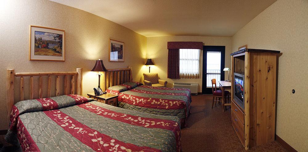 Kewadin St. Ignace Hotel Evergreen Shores Екстер'єр фото