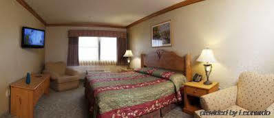 Kewadin St. Ignace Hotel Evergreen Shores Екстер'єр фото